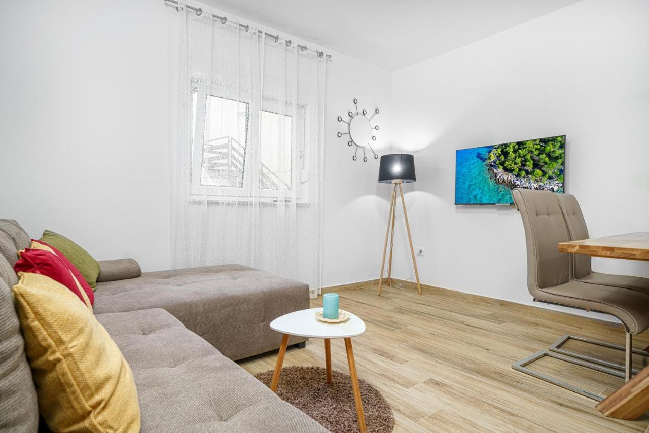 Apartments Vesna Vodice Esterno foto