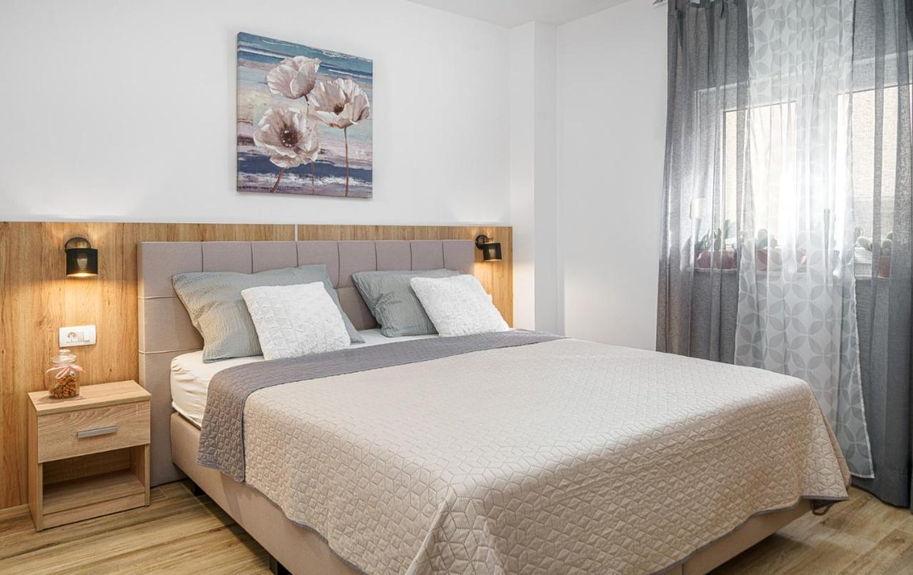 Apartments Vesna Vodice Esterno foto