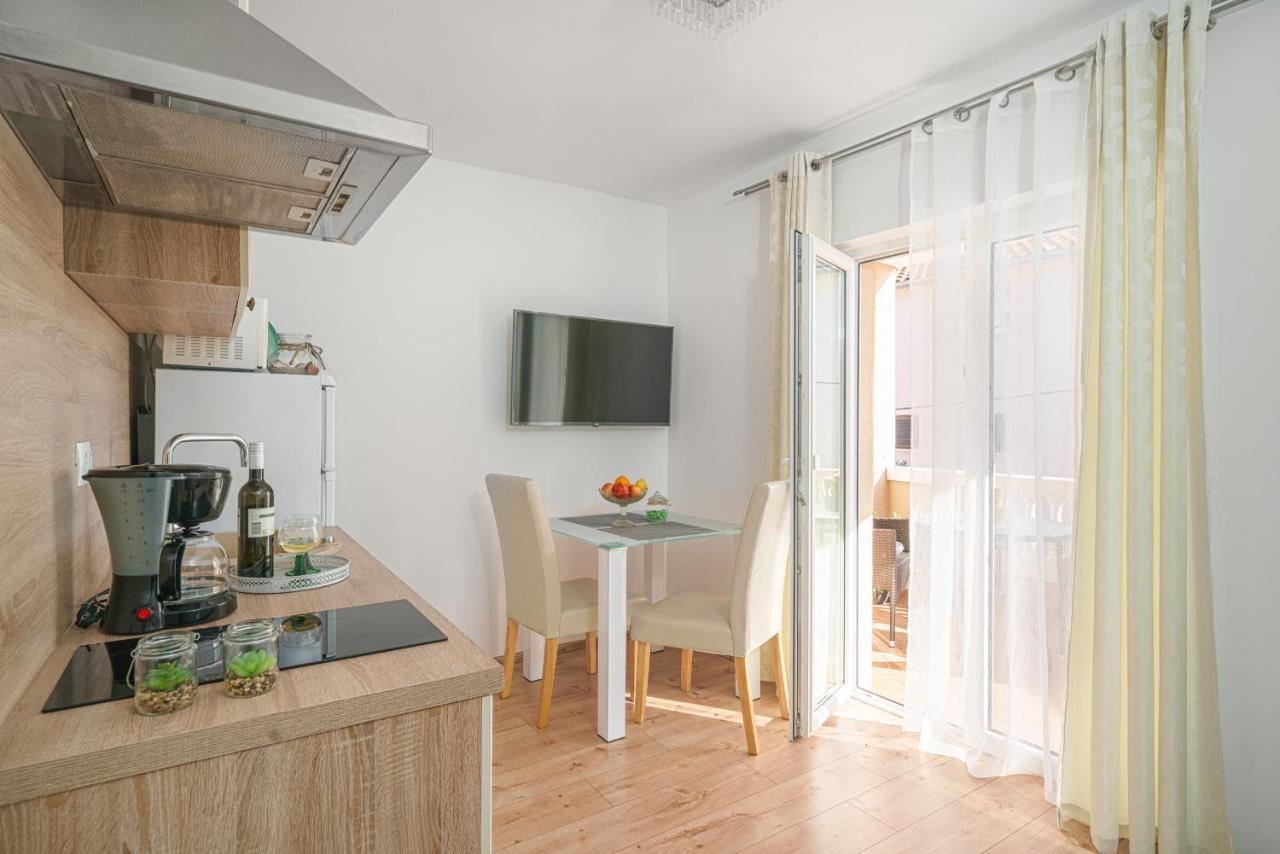 Apartments Vesna Vodice Esterno foto